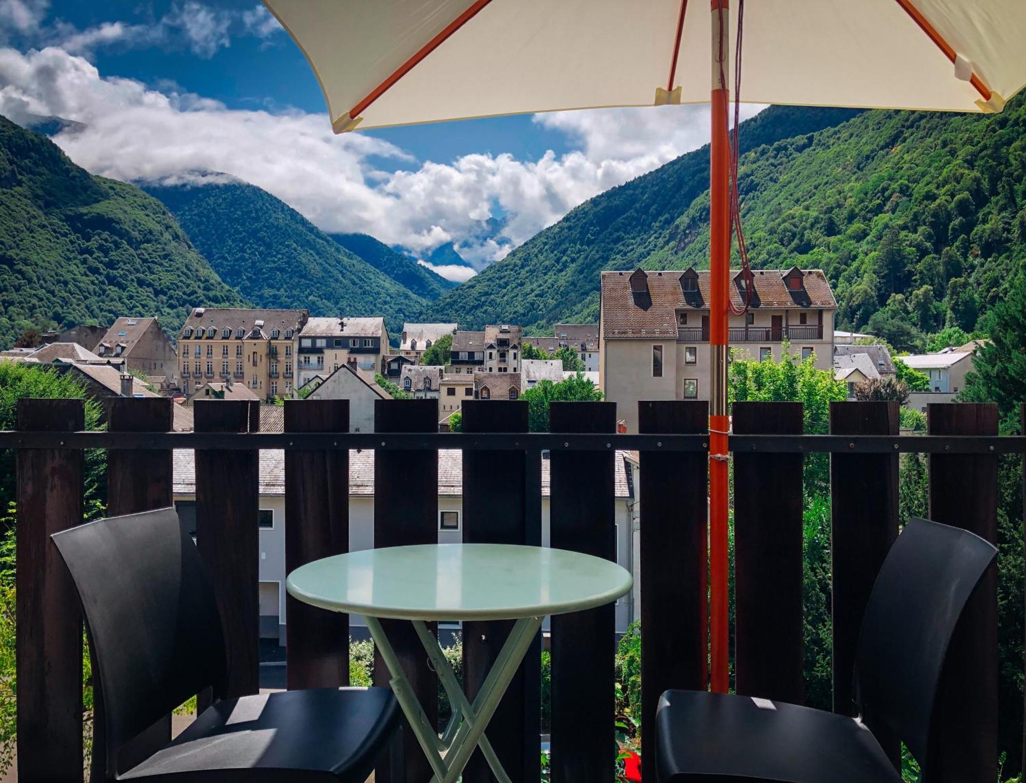 Cano'Py, Charmant 2 Pieces Avec Vue Montagne En Coeur De Ville Bagnères-de-Luchon Exterior foto